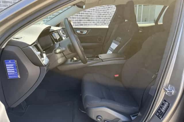 Volvo V60 (2020) thumbnail 5