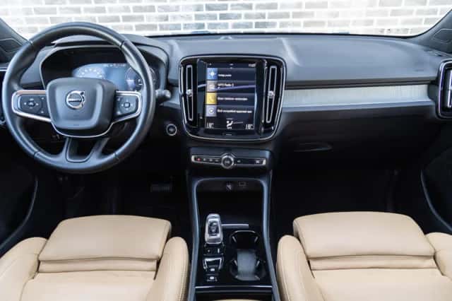 Volvo XC40 (2021) thumbnail 2