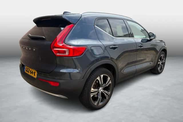 Volvo XC40 (2021) thumbnail 2