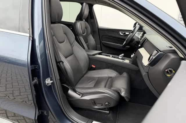 Volvo XC60 (2021) thumbnail 11