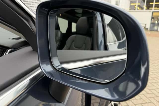 Volvo XC60 (2021) thumbnail 12