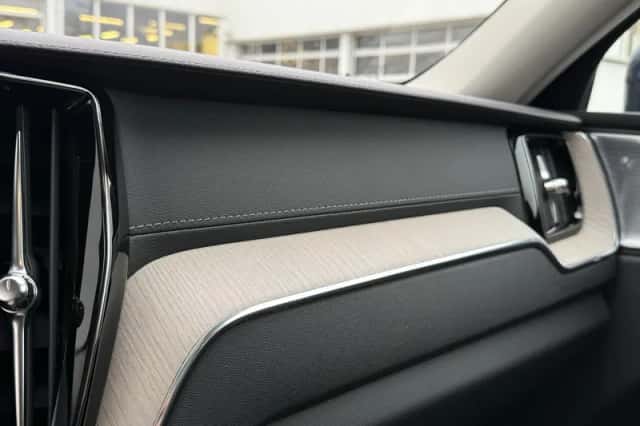 Volvo XC60 (2021) thumbnail 20