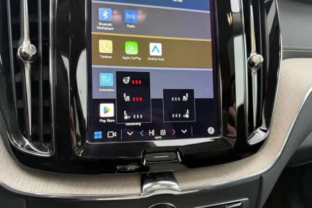 Volvo XC60 (2021) thumbnail 25