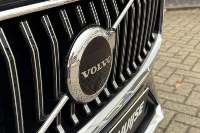Volvo XC60 (2021) thumbnail 5