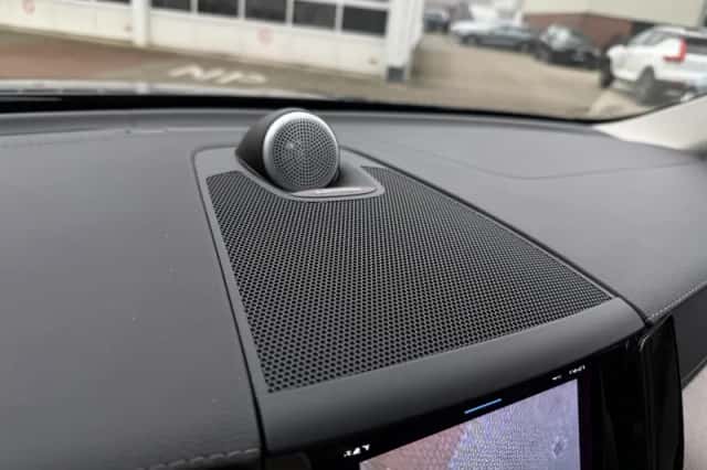 Volvo XC60 (2021) thumbnail 8