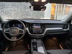 Volvo XC60 thumbnail 3