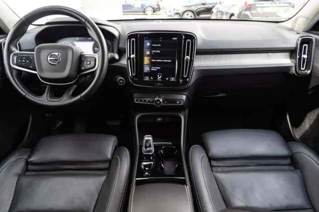 Volvo XC40 (2020) thumbnail 2