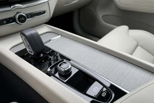 Volvo XC60 (2023) thumbnail 11