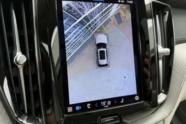 Volvo XC60 (2023) thumbnail 16