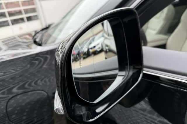 Volvo XC60 (2023) thumbnail 29