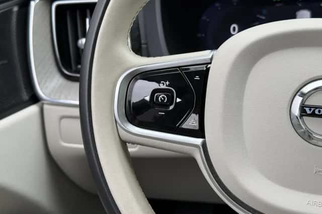 Volvo XC60 (2023) thumbnail 31
