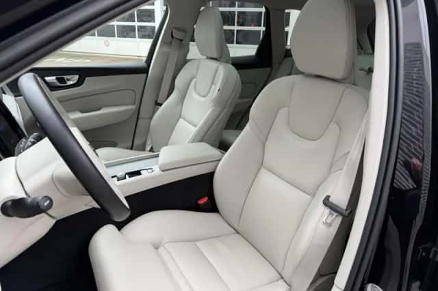 Volvo XC60 (2023) thumbnail 6