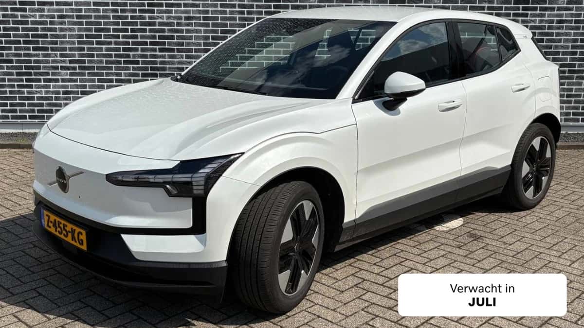Volvo EX30 — foto 1
