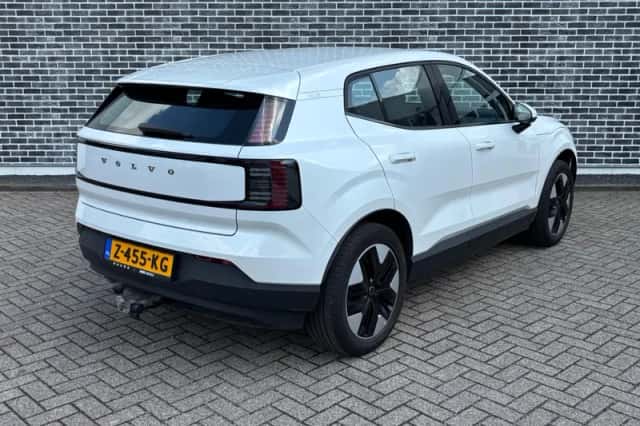 Volvo EX30 (2024) thumbnail 3