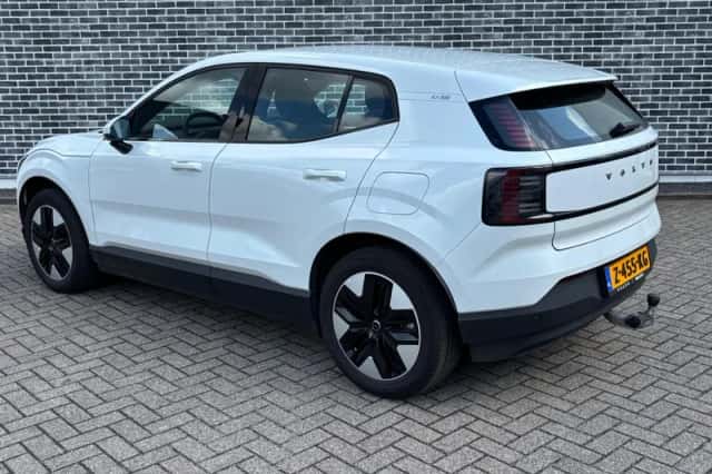 Volvo EX30 (2024) thumbnail 5