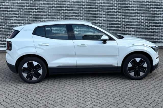 Volvo EX30 (2024) thumbnail 7