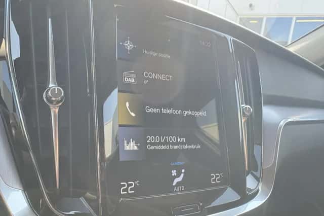 Volvo V60 (2021) thumbnail 18