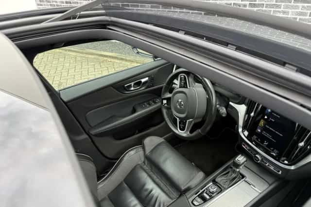 Volvo V60 (2020) thumbnail 11