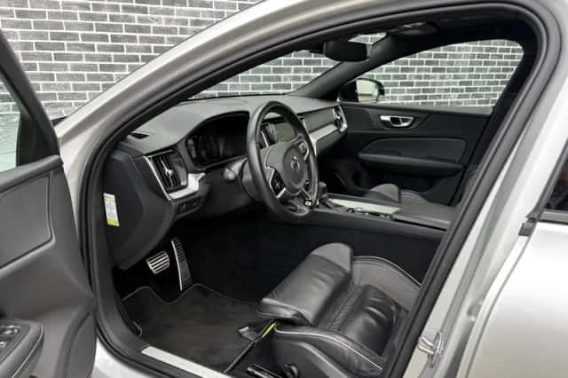 Volvo V60 (2020) thumbnail 3