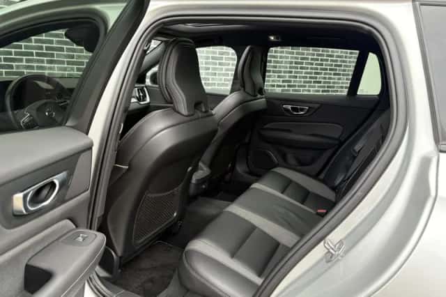 Volvo V60 (2020) thumbnail 10