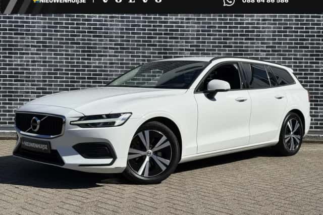 Volvo V60 (2022) thumbnail 1