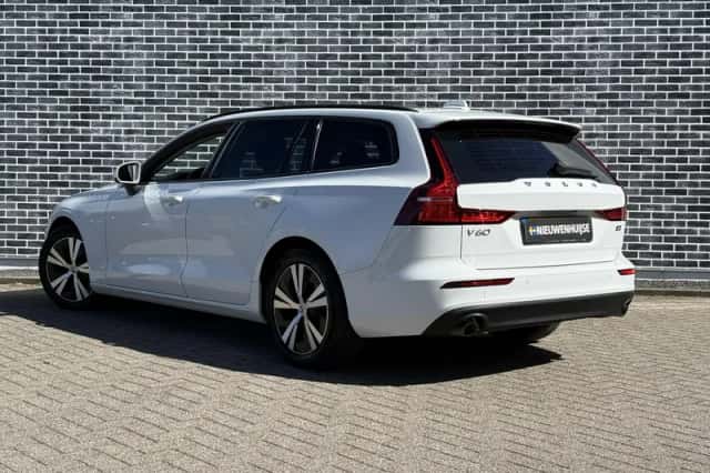 Volvo V60 (2022) thumbnail 14