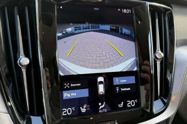 Volvo V60 (2022) thumbnail 18