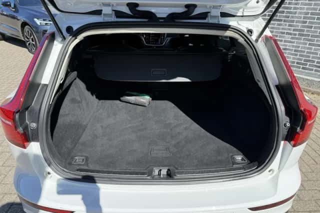 Volvo V60 (2022) thumbnail 24