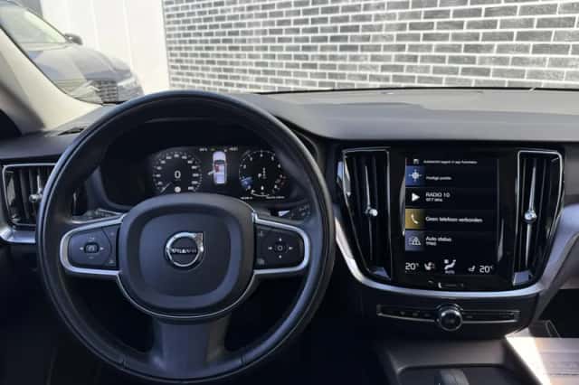 Volvo V60 (2022) thumbnail 6