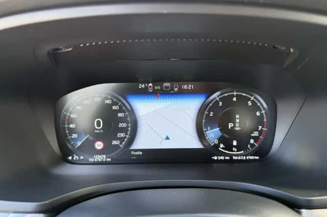 Volvo V60 (2022) thumbnail 7