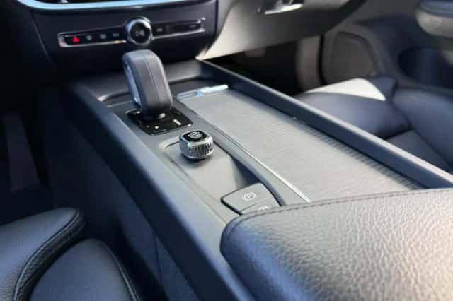 Volvo V60 (2022) thumbnail 8