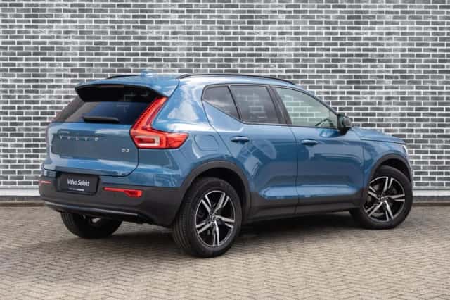 Volvo XC40 (2023) thumbnail 3