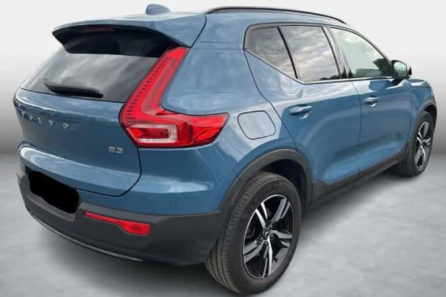 Volvo XC40 (2023) thumbnail 3