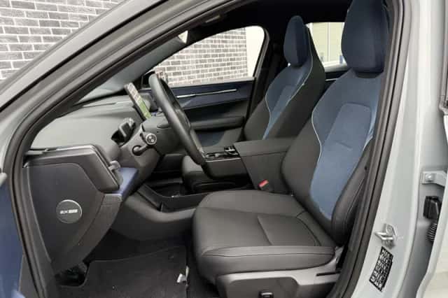 Volvo EX30 (2024) thumbnail 11