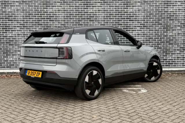 Volvo EX30 (2024) thumbnail 4