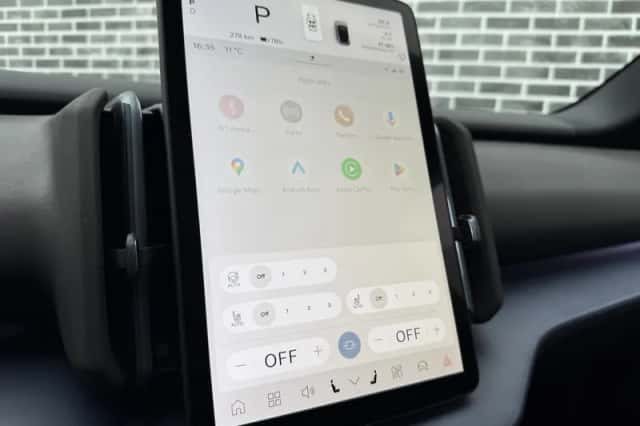 Volvo EX30 (2024) thumbnail 32