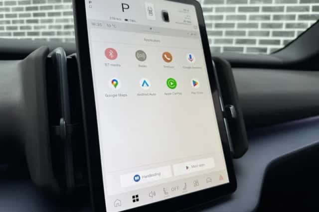 Volvo EX30 (2024) thumbnail 33