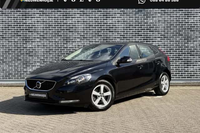 Volvo V40 (2016) thumbnail 1