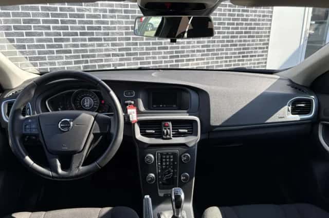 Volvo V40 (2016) thumbnail 17