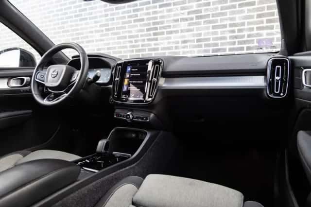 Volvo XC40 (2022) thumbnail 5