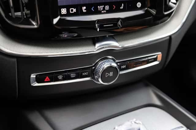 Volvo XC60 (2025) thumbnail 11
