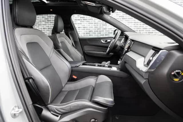 Volvo XC60 (2025) thumbnail 6