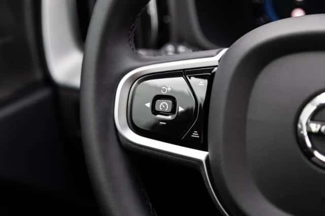 Volvo XC60 (2025) thumbnail 9