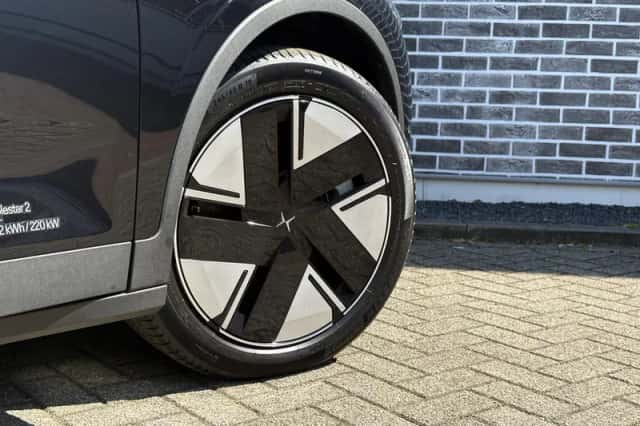Polestar 2 (2025) thumbnail 8
