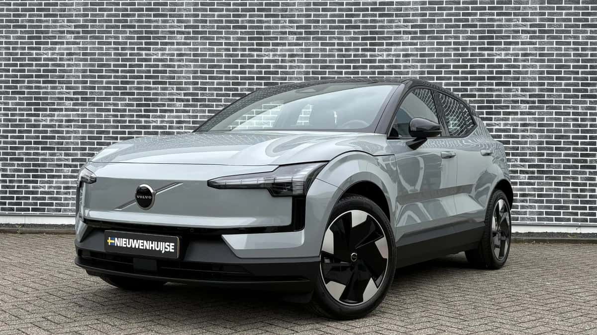 Volvo EX30 — foto 1