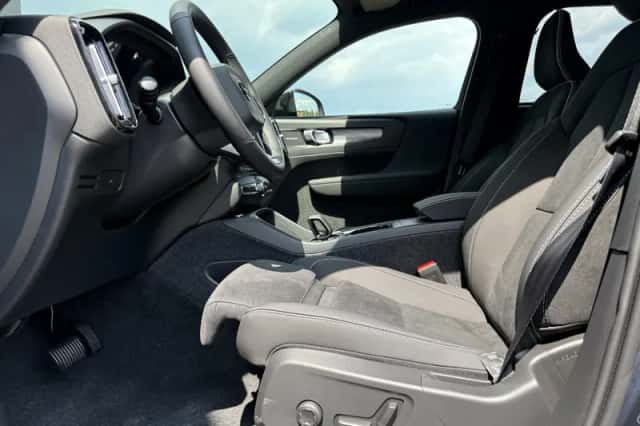 Volvo EX40 (2026) thumbnail 5