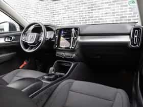 Volvo XC40 (2021) thumbnail 2