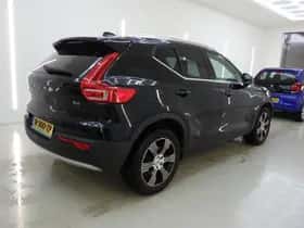 Volvo XC40 thumbnail 3