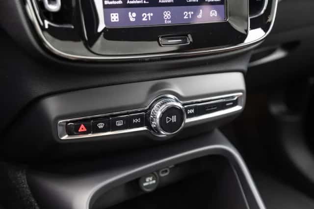 Volvo C40 (2023) thumbnail 14