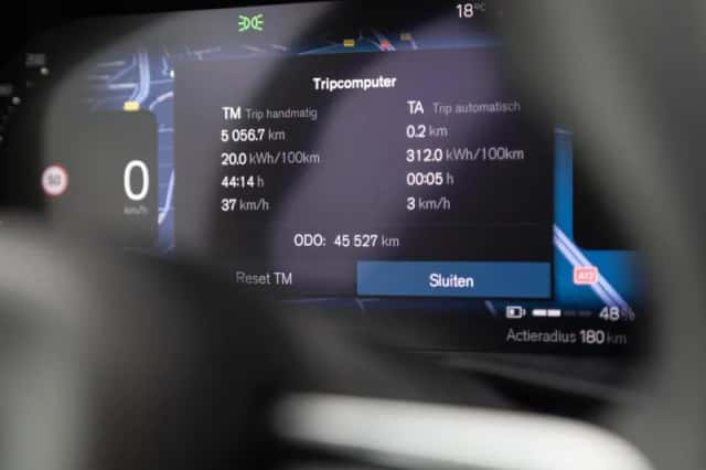 Volvo C40 (2023) thumbnail 17
